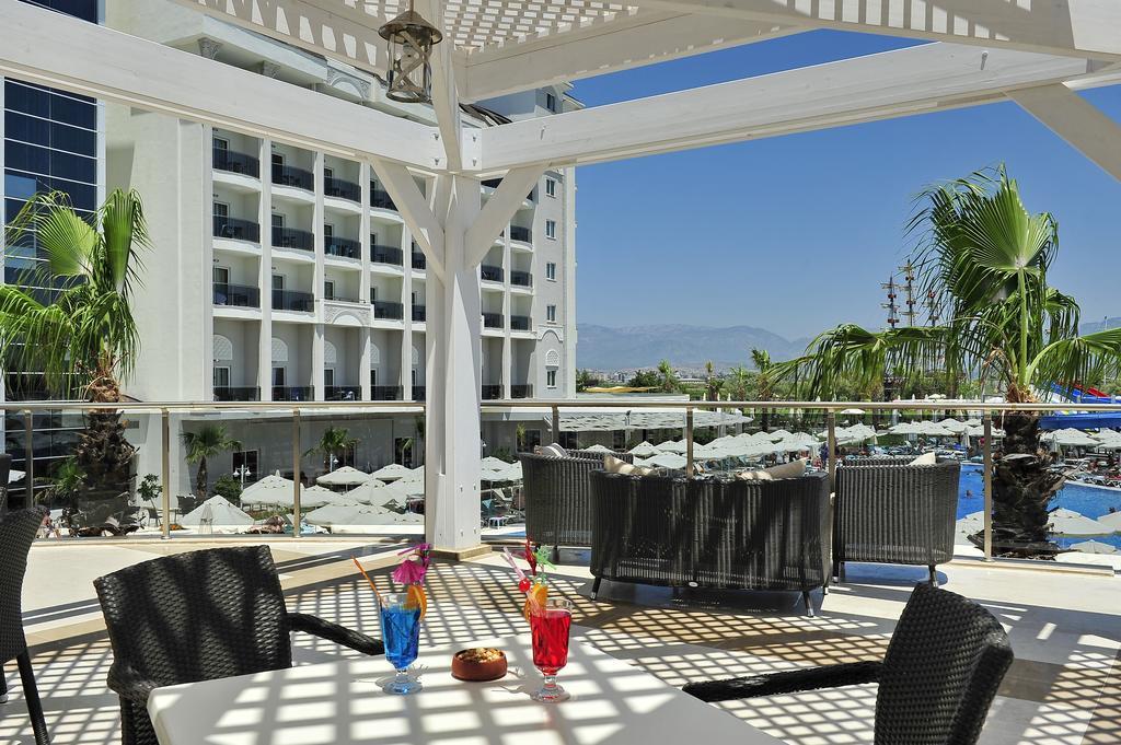 Resort & River & 5*