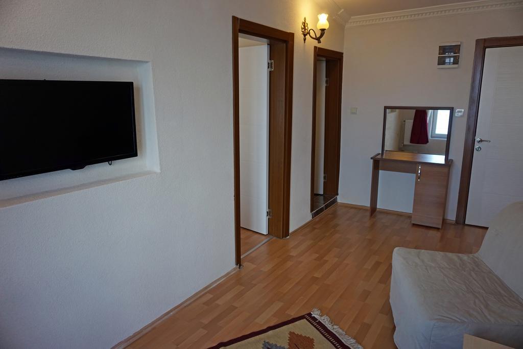 Hotel Aqua Boss 2*