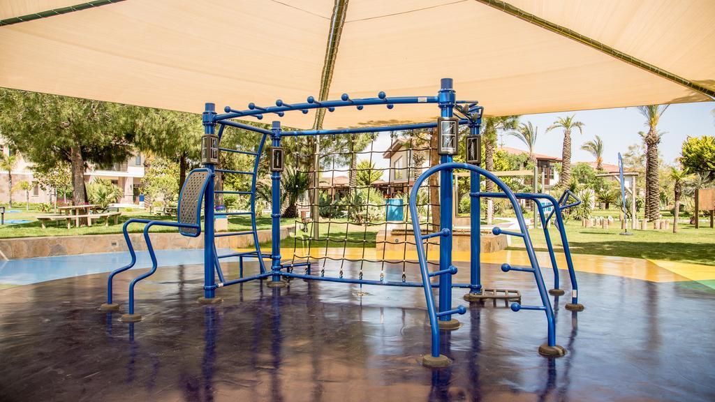 Tui Blue Palm Garden Side