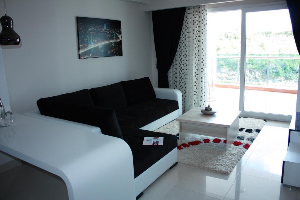 Apartment Family In Azura Park *