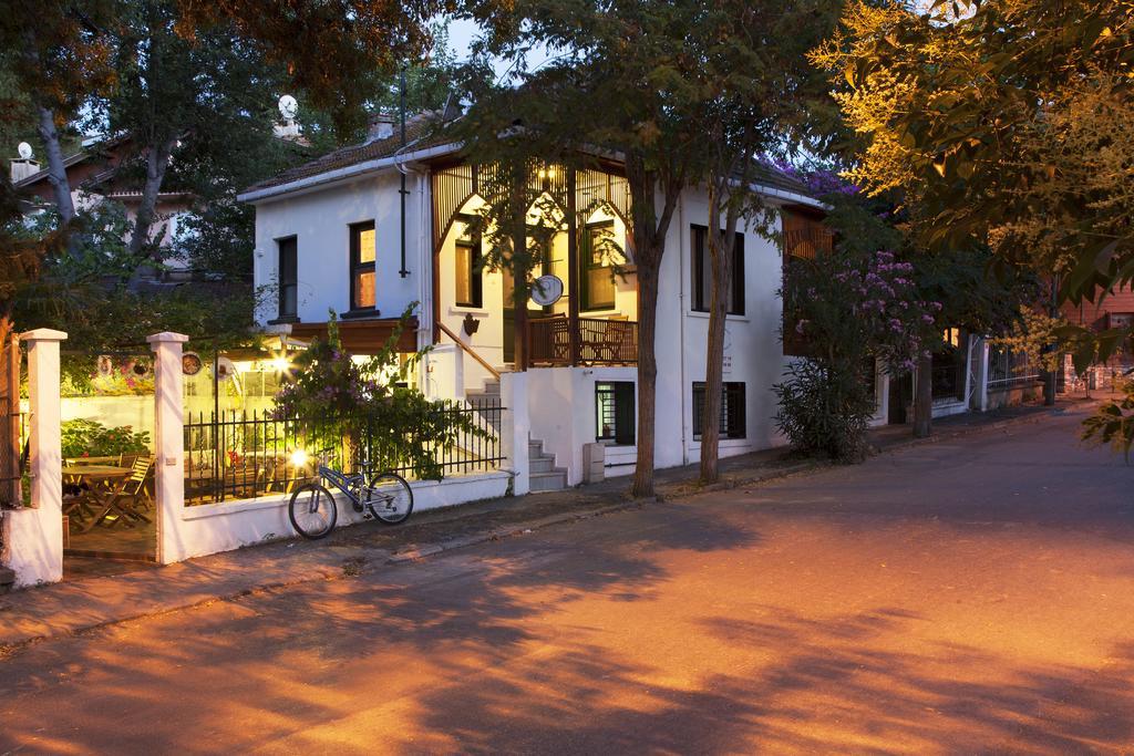 Orhan Kutbayin Evi Adalar
