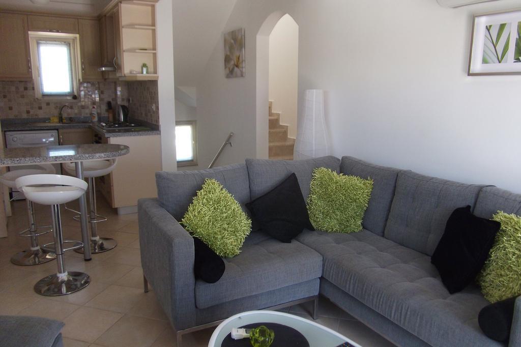 Villa Apollonium Villas *