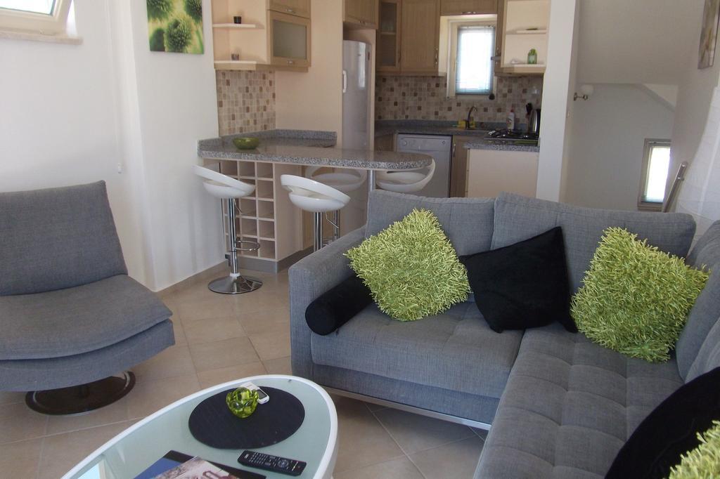 Villa Apollonium Villas *