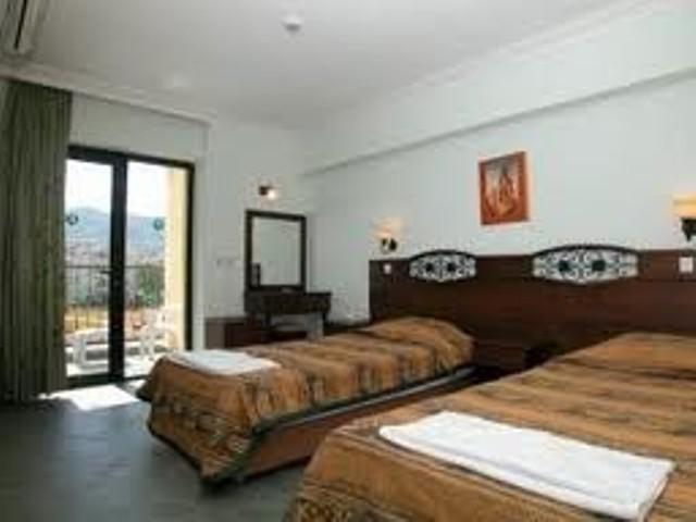 Hotel Club Chicago 2*