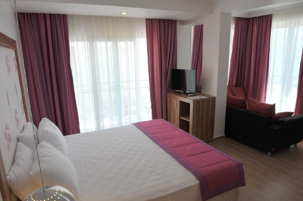 Hotel Mert Seaside (adults Only) 4*