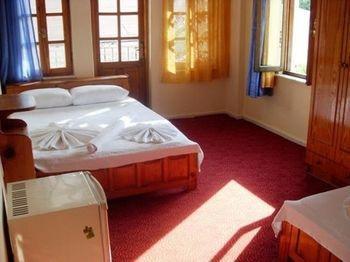 Hotel River 3*