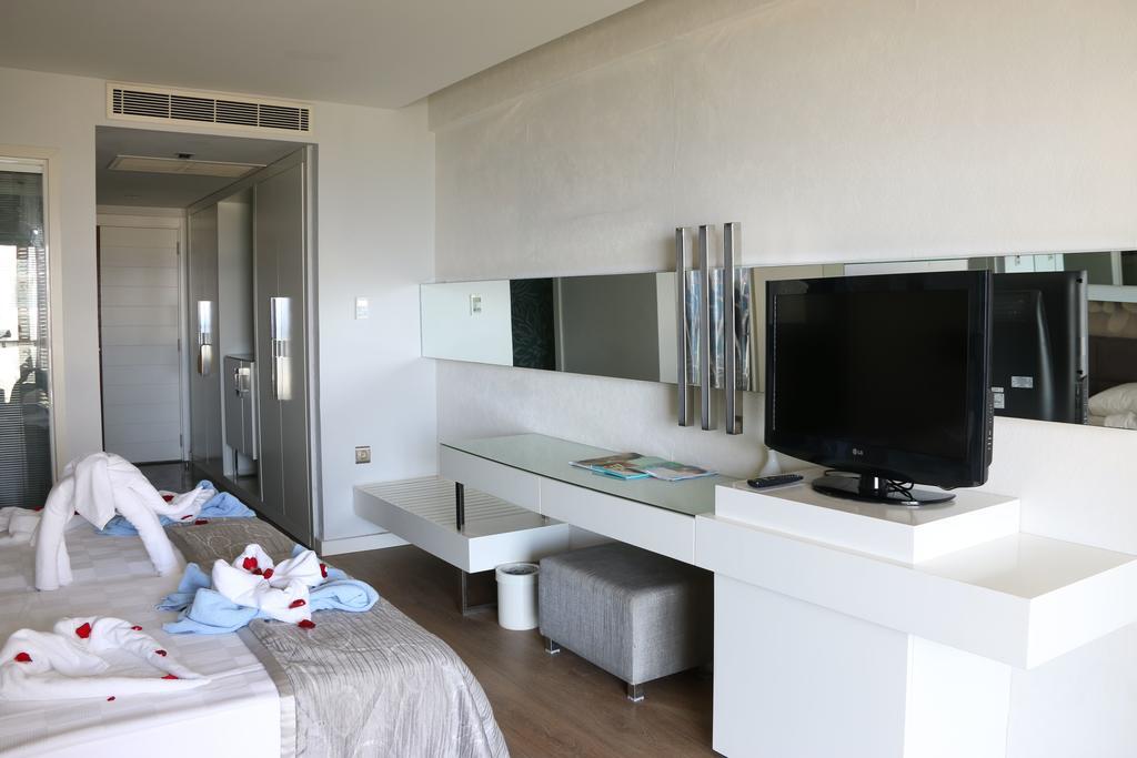 Hotel Gold Island