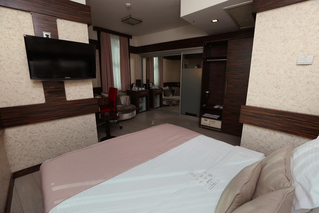 Hotel Wes 4*