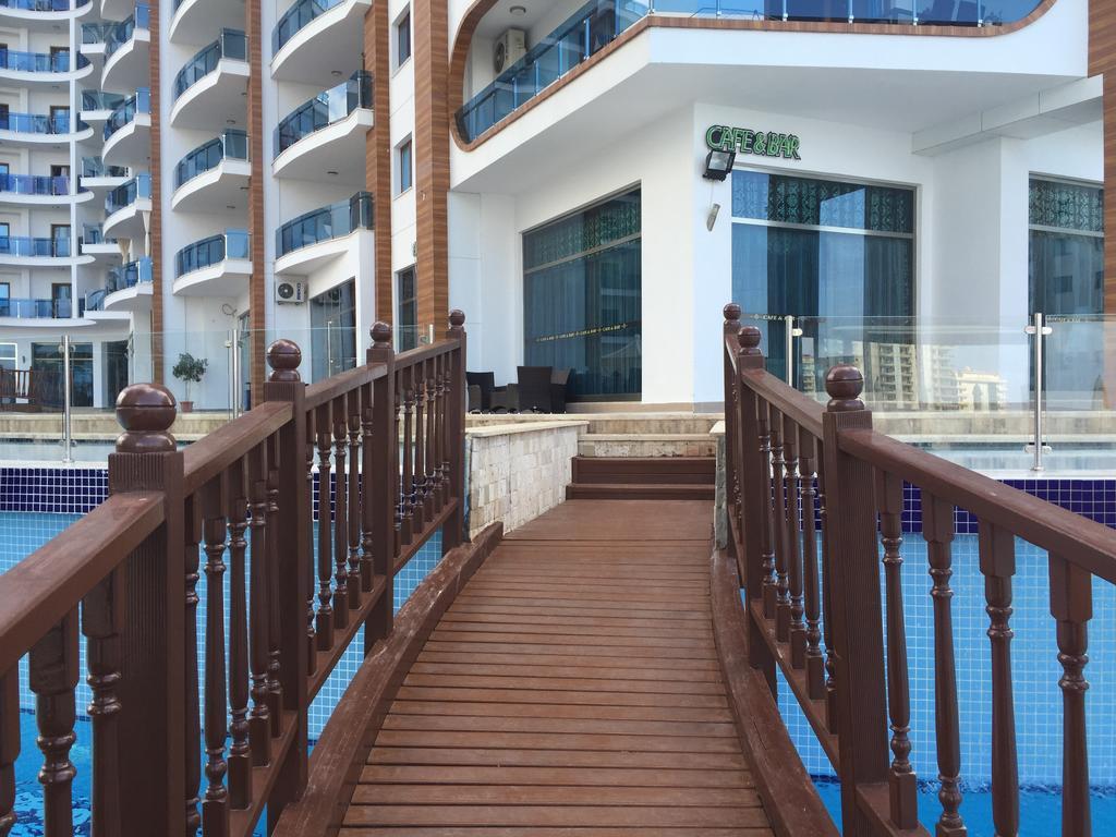 Apartment Family In Azura Park