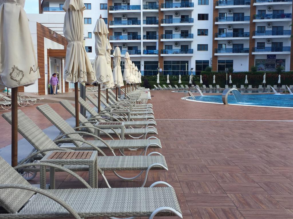 Apartment Family In Azura Park *