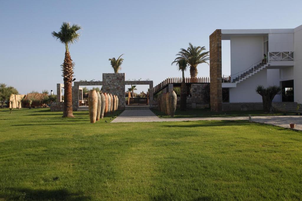 Aytas Hotel