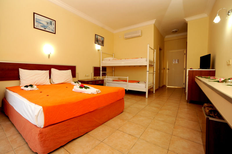 Hotel Sayanora 4*
