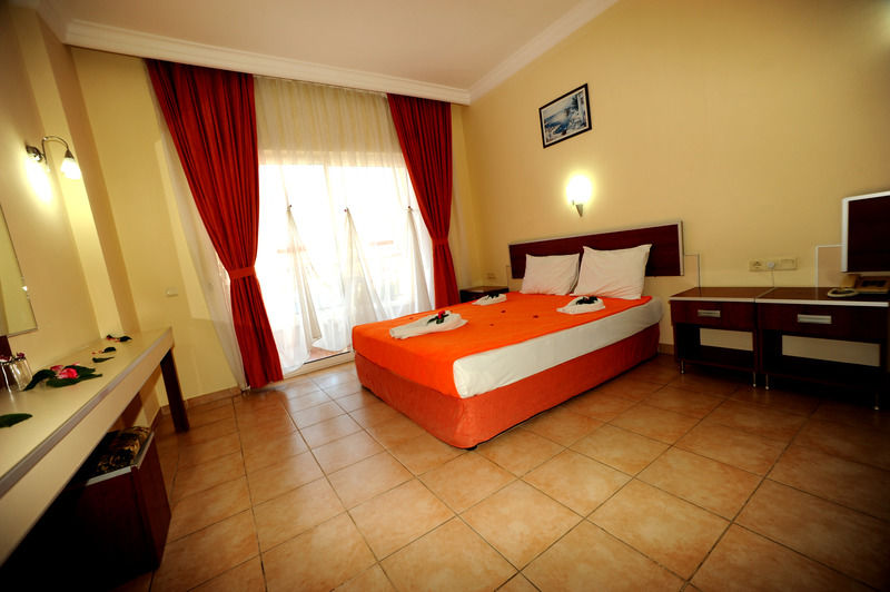 Hotel Sayanora 4*