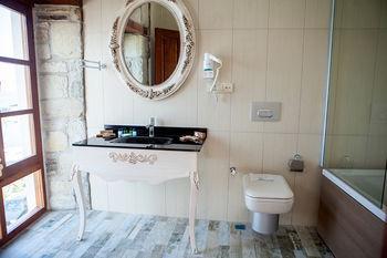 Hotel La Petra - Special Class Yenifoca