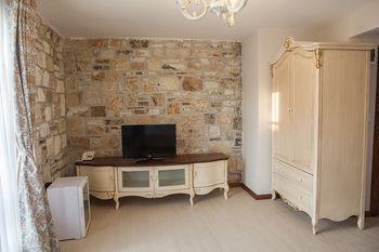 Hotel La Petra - Special Class Yenifoca