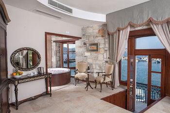 Hotel La Petra - Special Class *