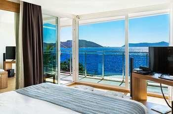 Hotel Rhapsody 4*