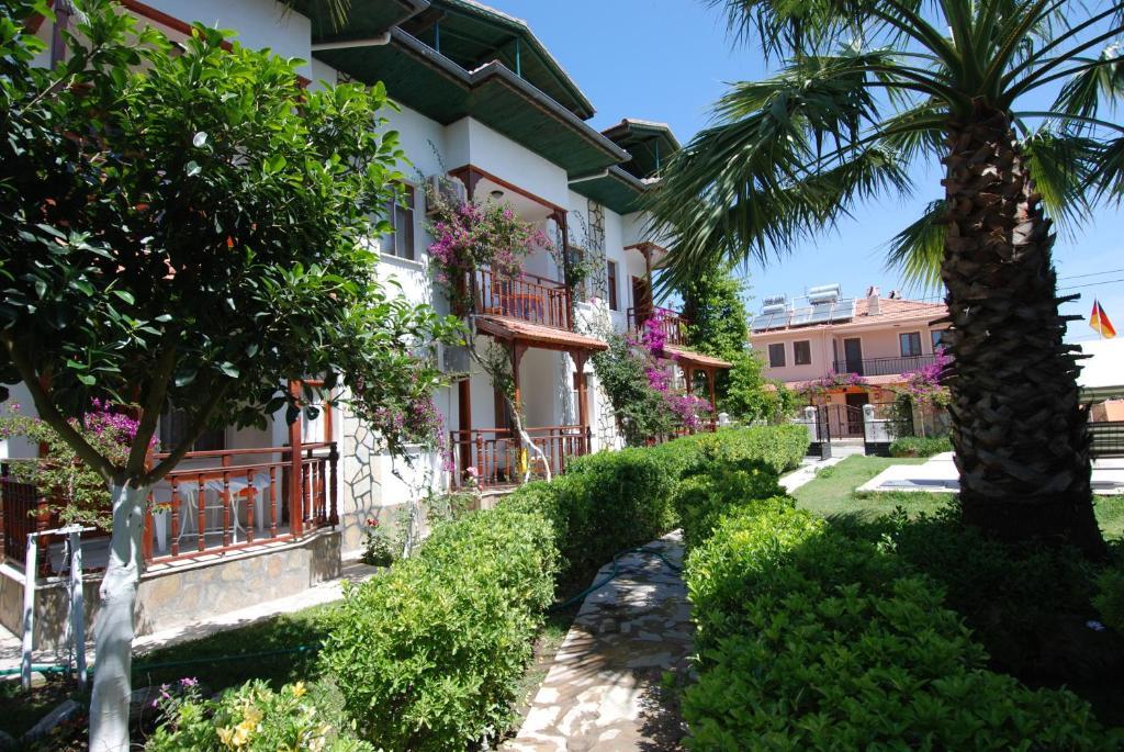 Aparthotel B.c. Alya 2*