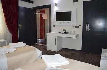 Royal Ramblas Hotel *