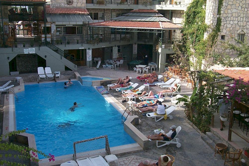 House Aparthotel 3*