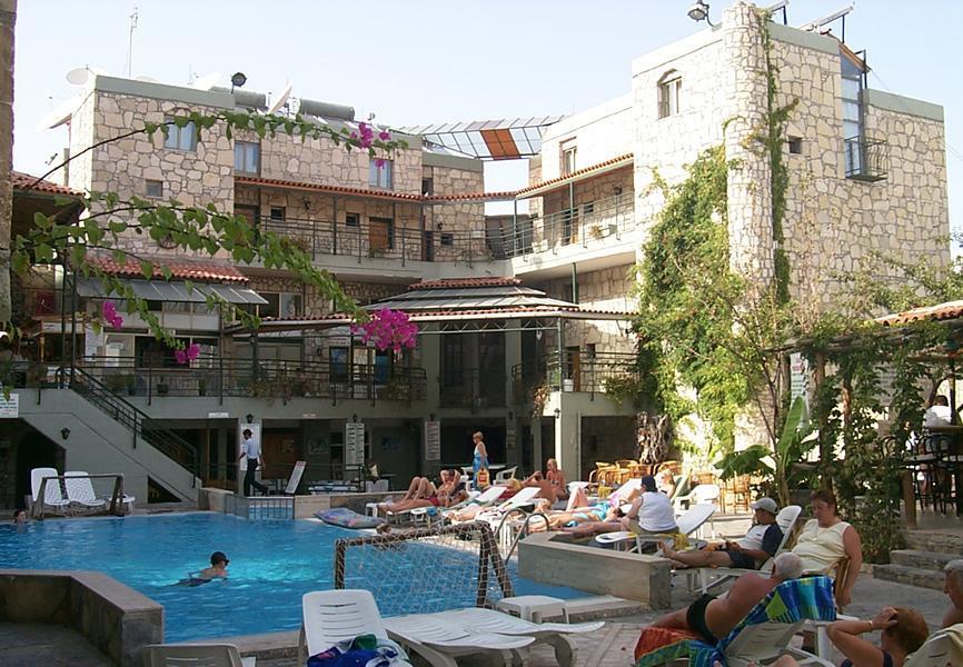 House Aparthotel 3*