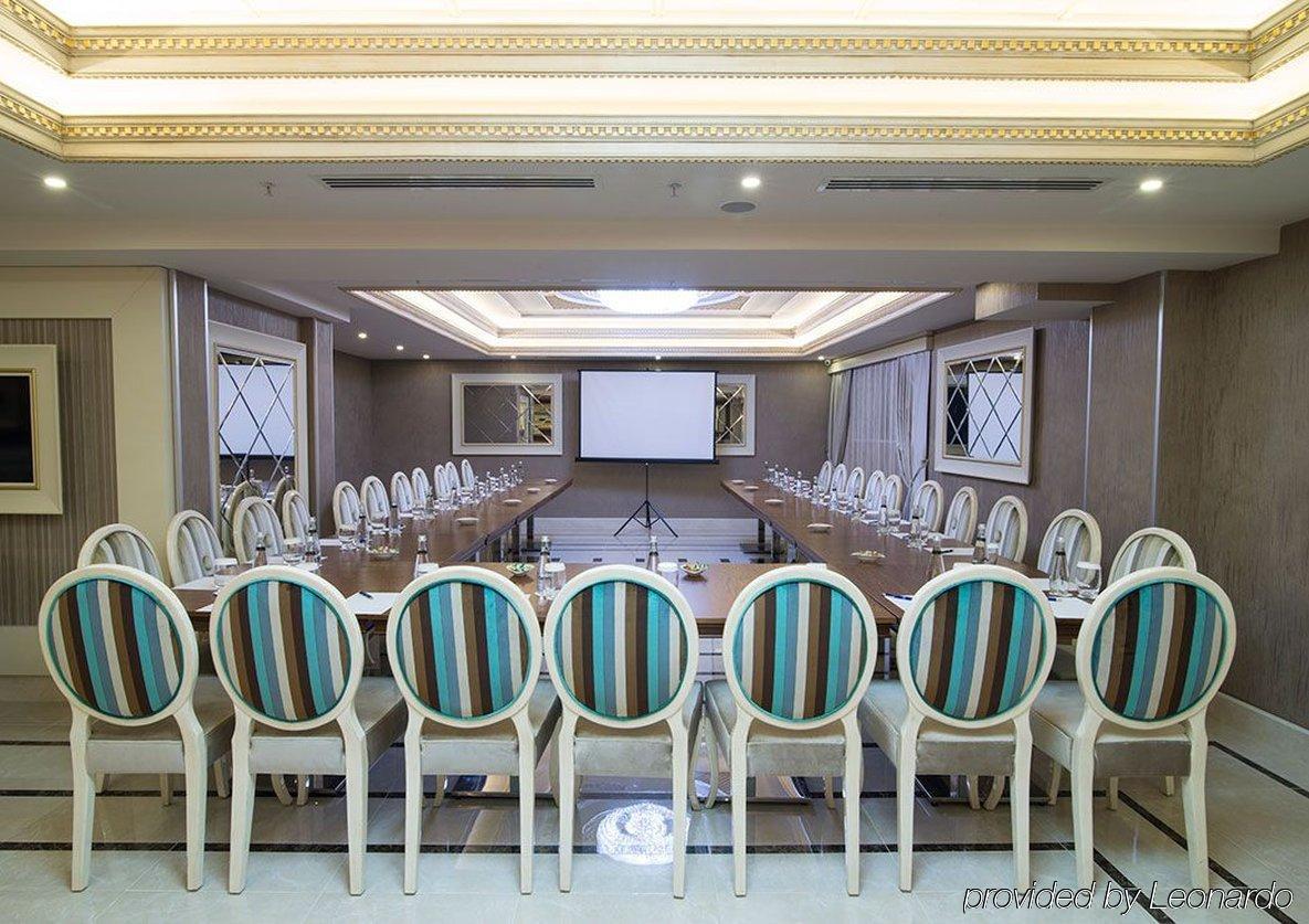 Halifaks Hotel 4*