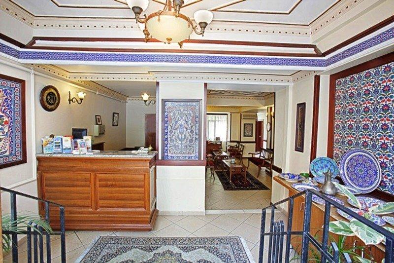 Hippodrome Hotel 3*