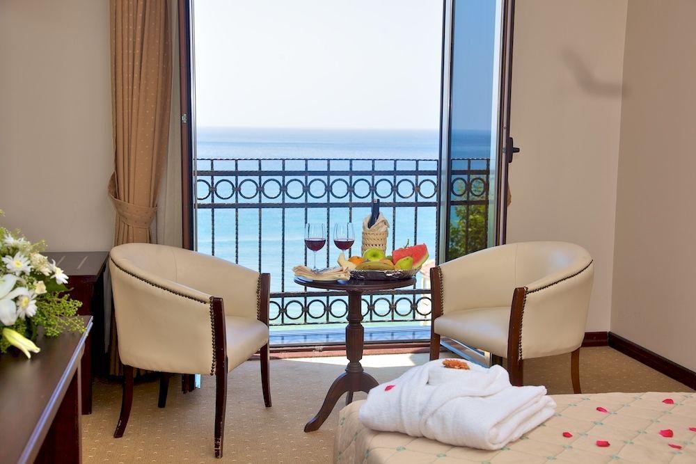 Anzer Hotel 4*
