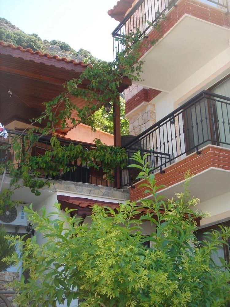 Yoga House Aparthotel 2*