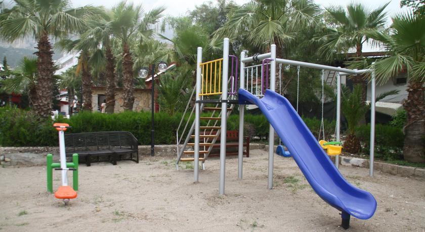 Larissa Mare Resort 4*