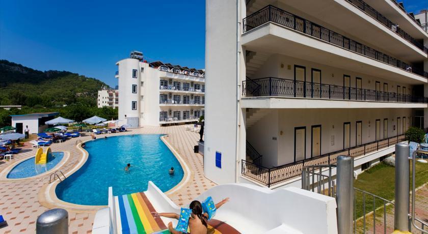 Larissa Blue Resort