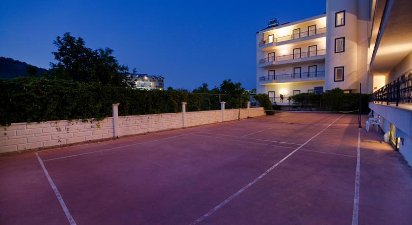 Larissa Blue Resort 3*