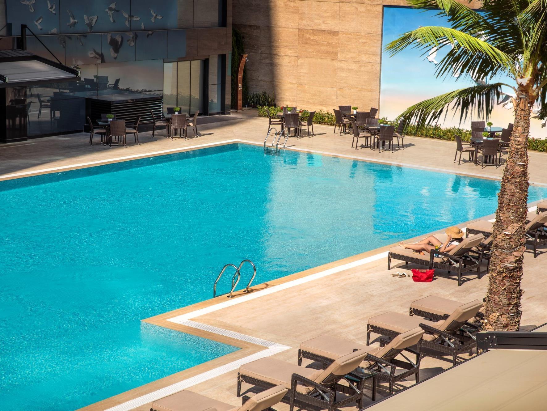 Burgu Arjaan By Rotana Hotel