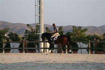 Konvoy & The Country Club *