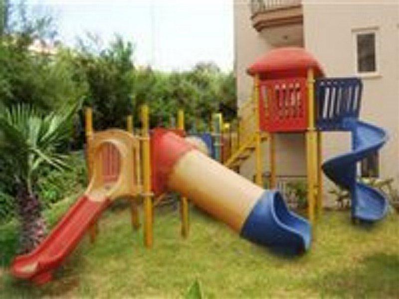 Blue Family Club * Side