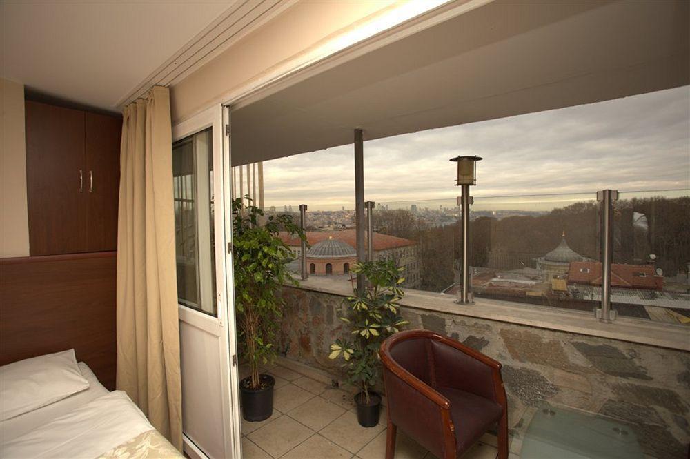 Aquarium Hotel 3*