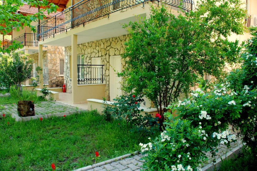 Dionysos Guest house