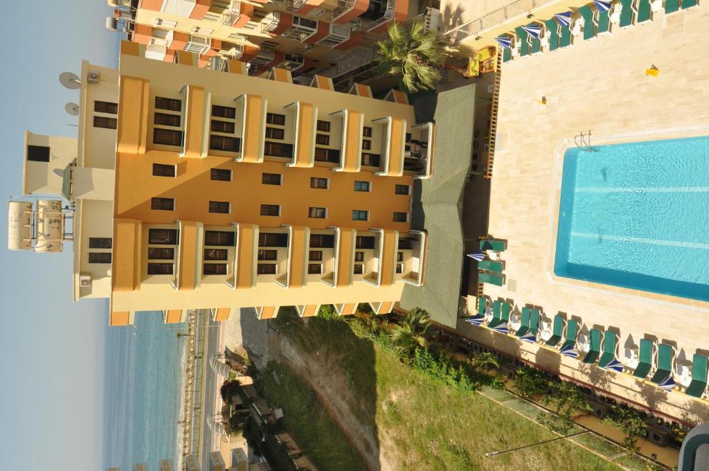 Hotel Gold Twins Family 3*