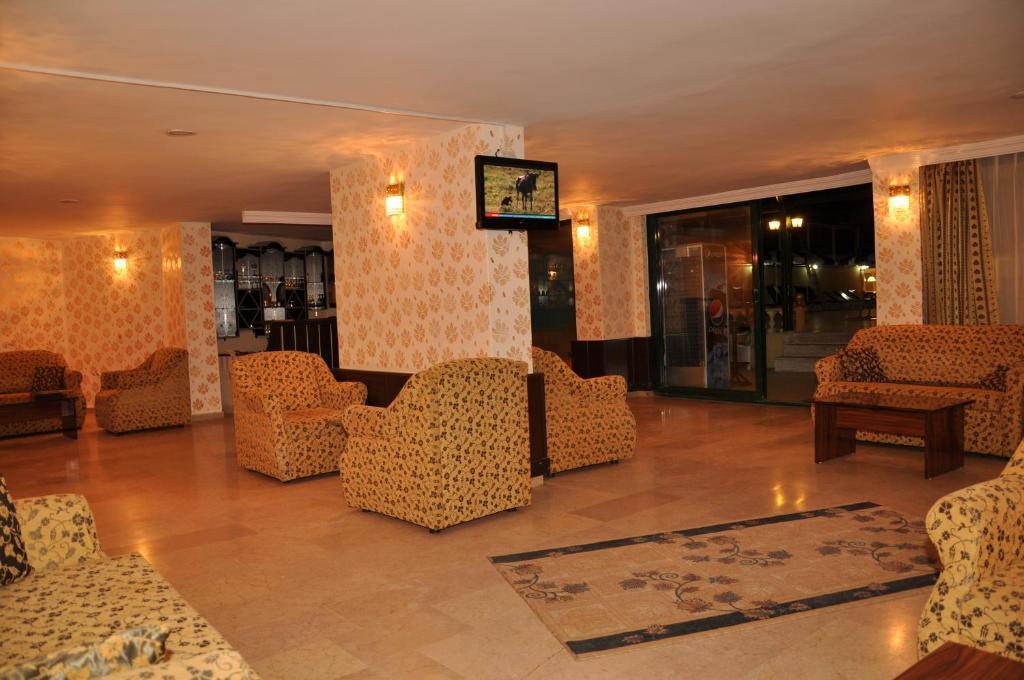 Hotel Gold Twins Family