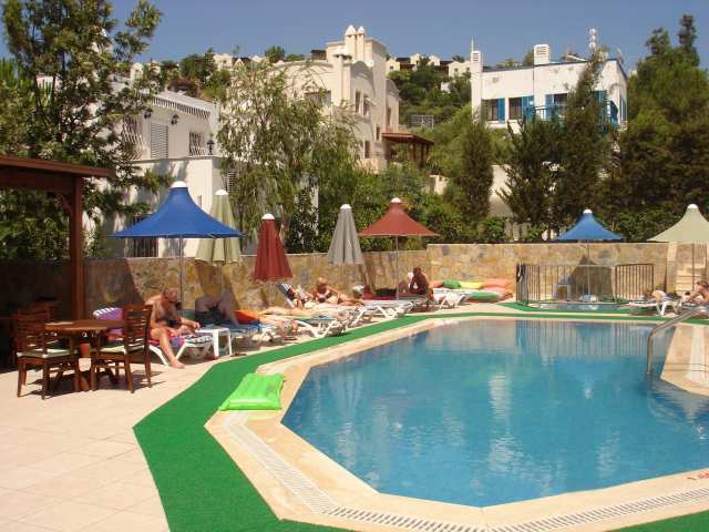 Lemon Tree Aparthotel 2*