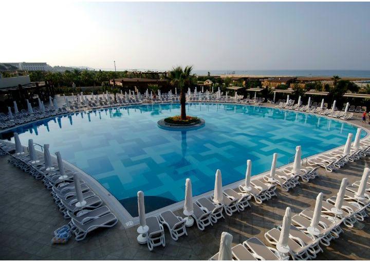 Seamelia & Resort Side