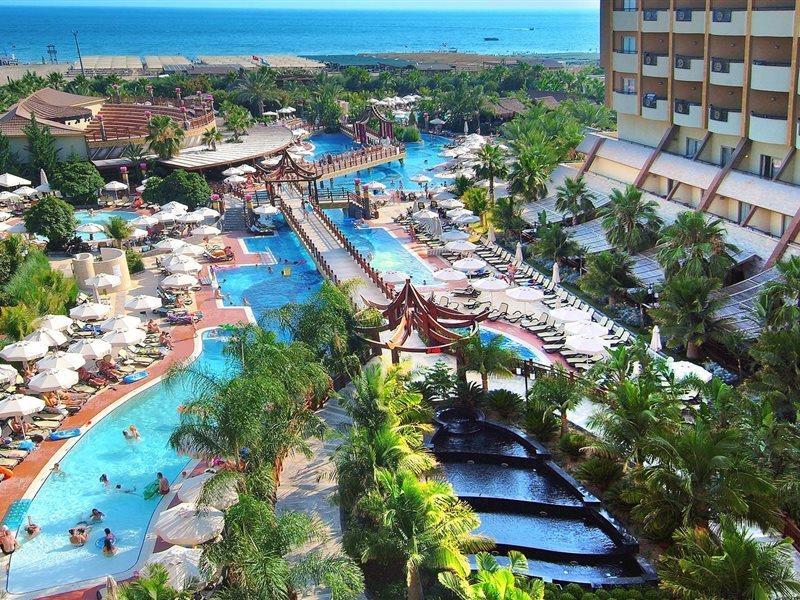 Resort Royal Dragon Side