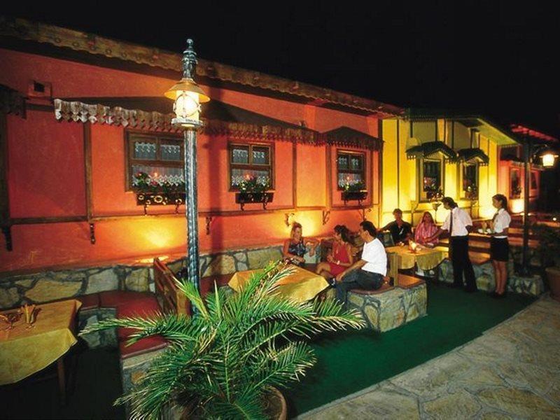 Hotel Arinna 3*