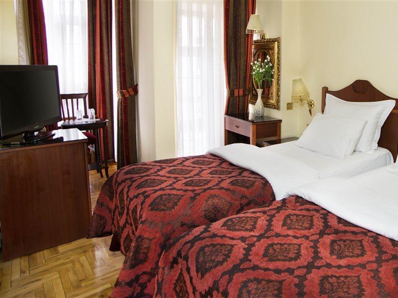 Hotel Amber & 4*