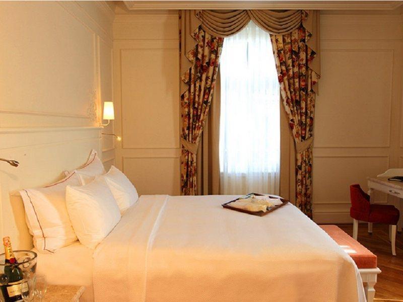 Hotel Corinne Art & Boutique 4*