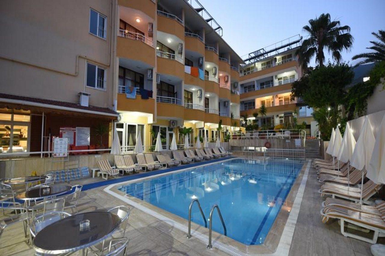 Hotel Muz 2*