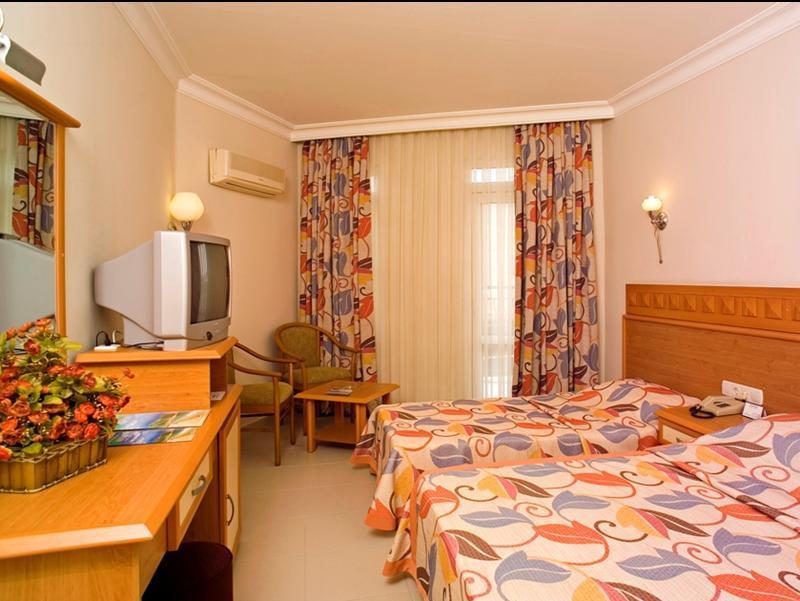 Hotel Riviera & 4*