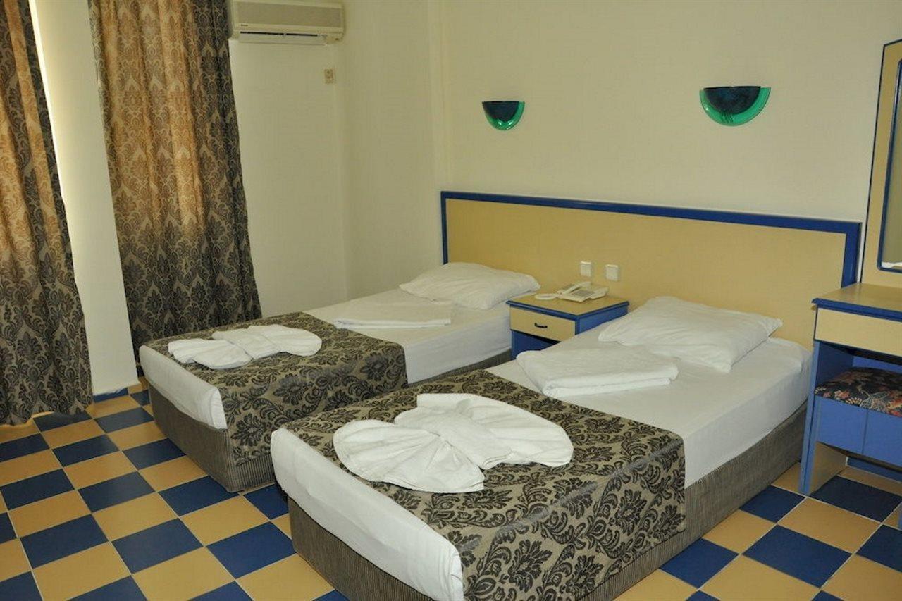 Aparthotel Almera Apart