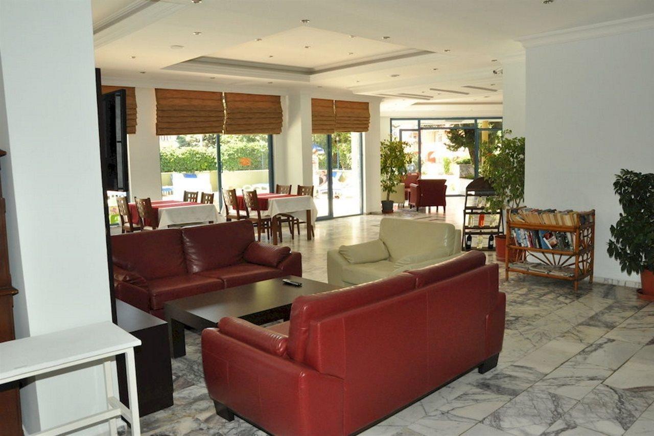 Aparthotel Almera Apart