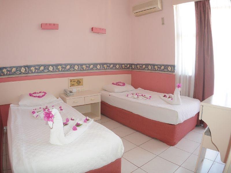 Hotel Rosella 3*